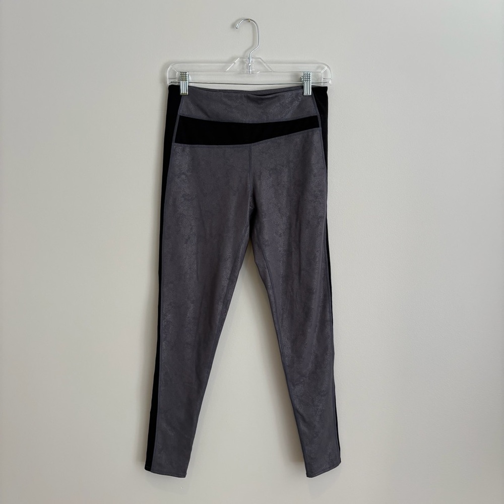 Manduka Gray and Black Leggings Size M